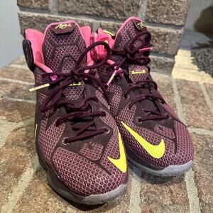 NIKE Lebron 12 [Xll] Double Helix Basketball SneakersSize 6.5Y 685181-600